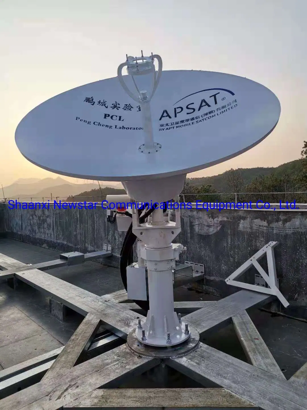 1.8m Carbon Fiber Ka Band Earth Station Antenna