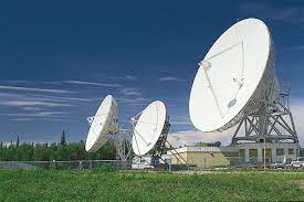 What is the difference between telecom and broadcasting?