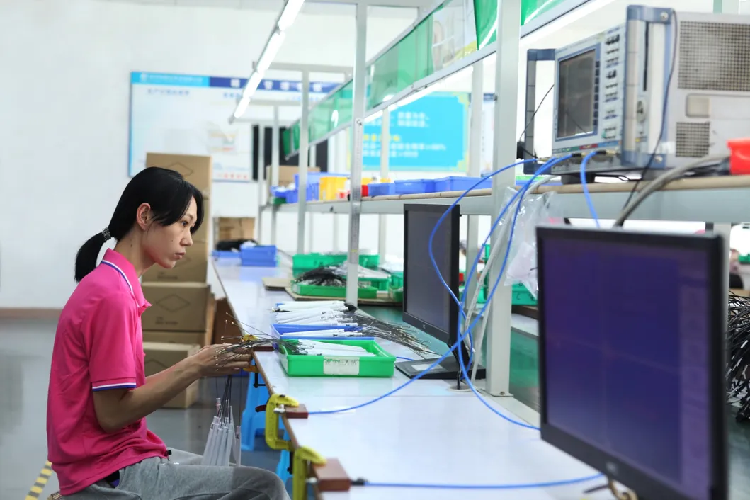 Fixed Right Angle SMA Connector Mount Omni 868-900MHz Antenna