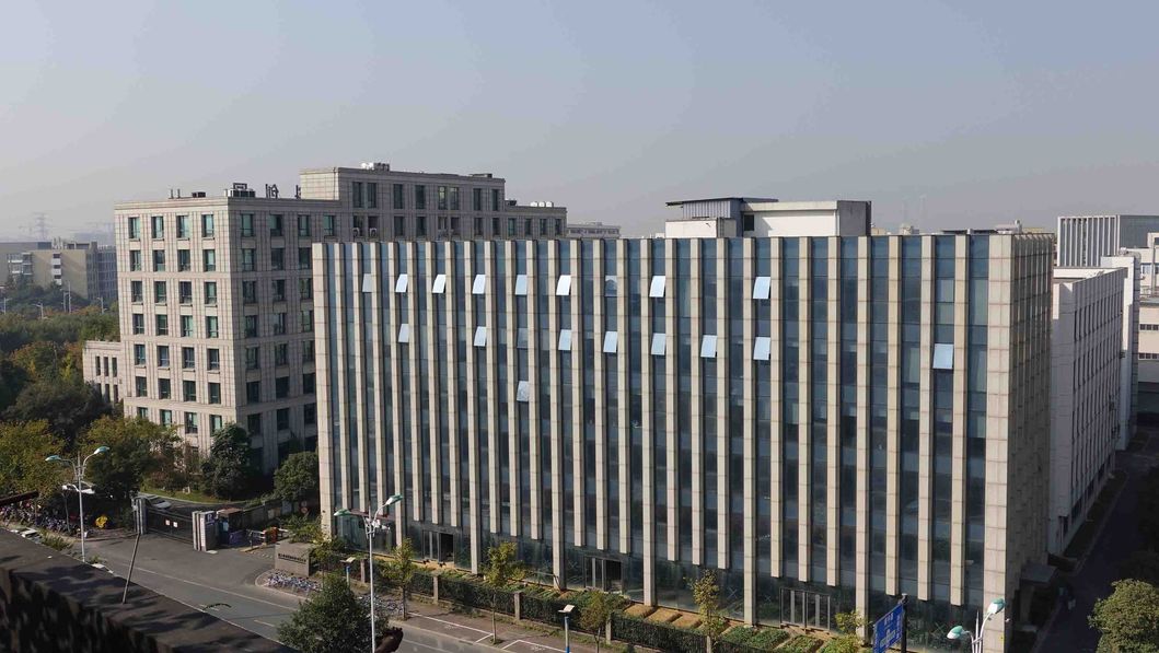 Guangtai Full C Band Tunable CATV External Modulation Optical Transmitter Manufacturer Ht8800